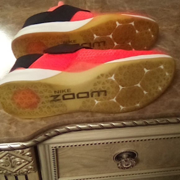 Pre-owned 2016 nike Air zoom strong - Picture 6 of 6